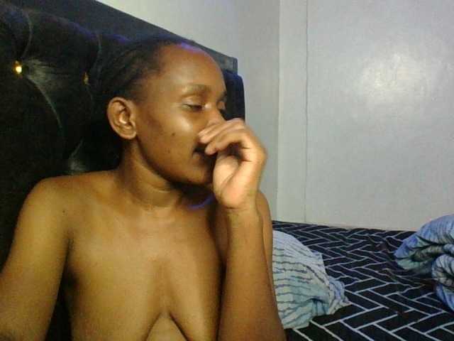 Minimochie live cam on BongaCams