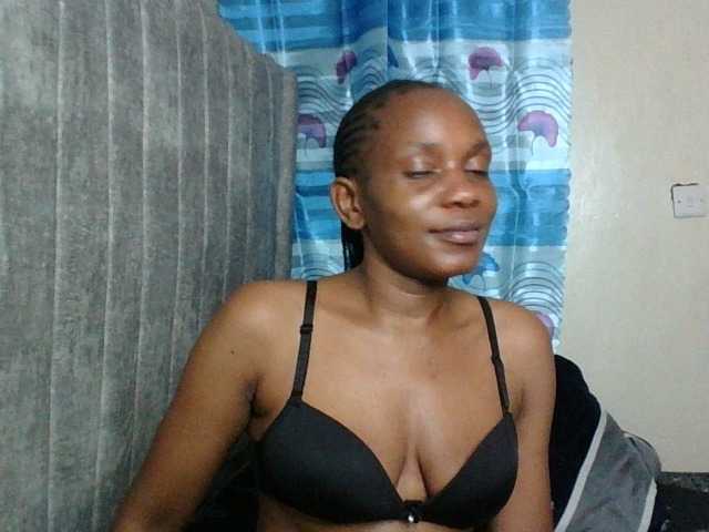 Minimochie live cam on BongaCams