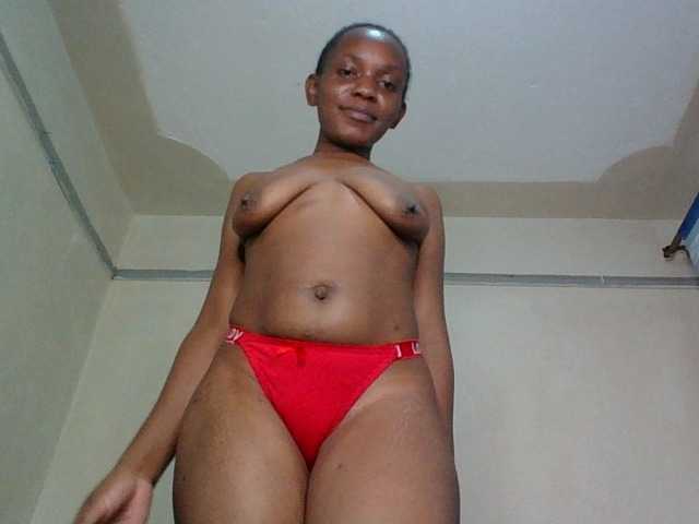 Minimochie live cam on BongaCams