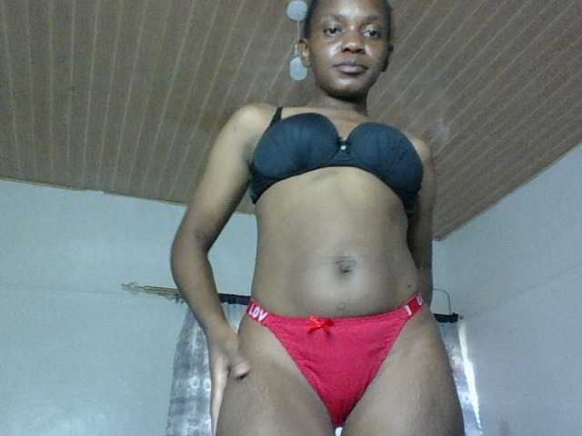 Minimochie live cam on BongaCams