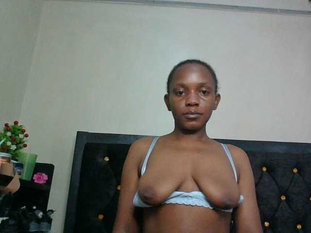 Minimochie live cam on BongaCams