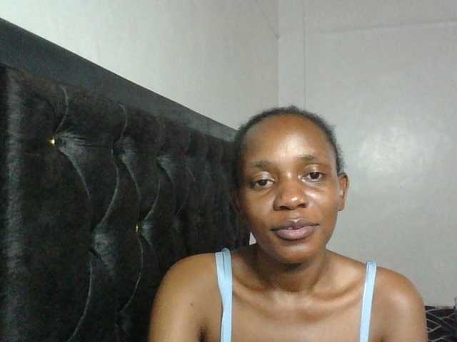 Minimochie live cam on BongaCams