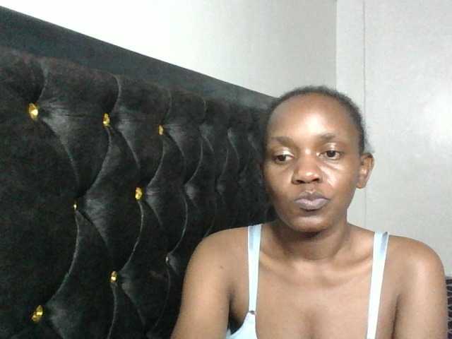 Minimochie live cam on BongaCams