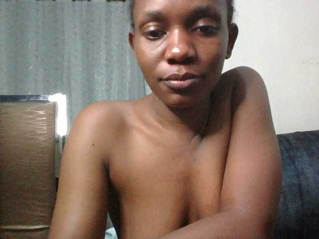 Minimochie live cam on BongaCams