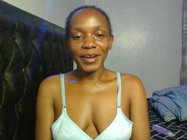 Minimochie live cam on BongaCams