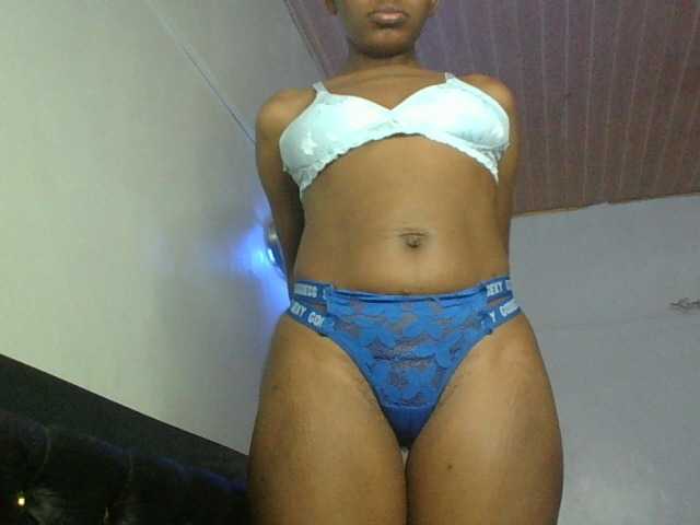 Minimochie live cam on BongaCams