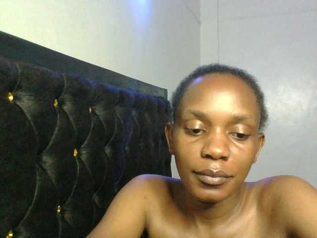 Minimochie live cam on BongaCams