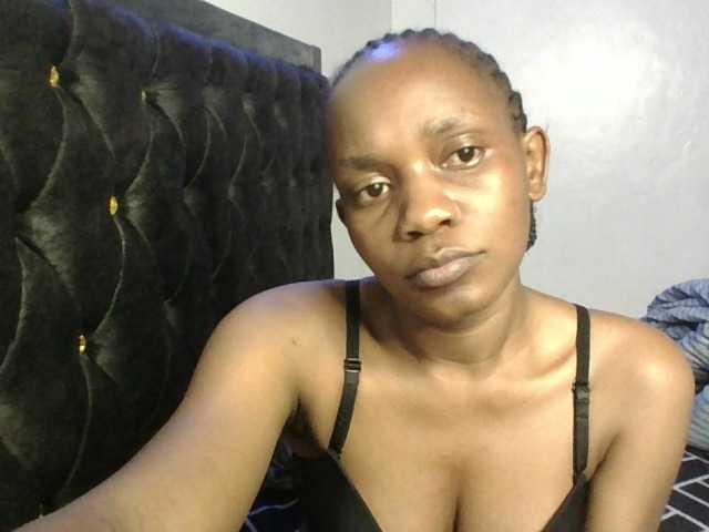 Minimochie live cam on BongaCams
