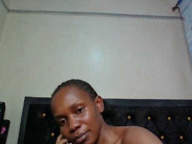 Minimochie live cam on BongaCams