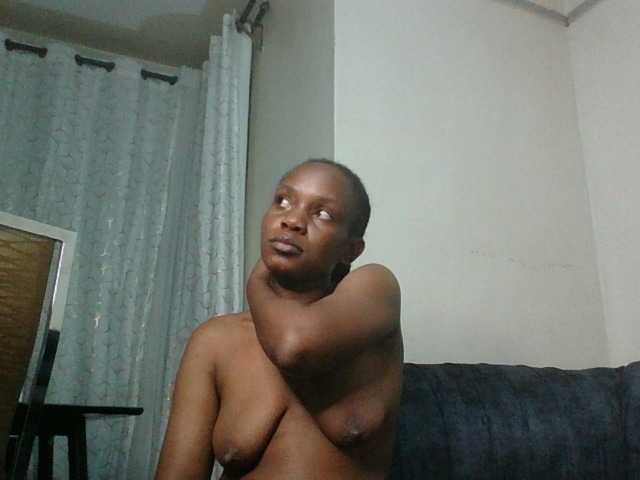 Minimochie live cam on BongaCams