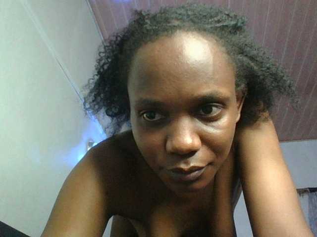 Minimochie live cam on BongaCams