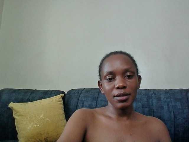 Minimochie live cam on BongaCams