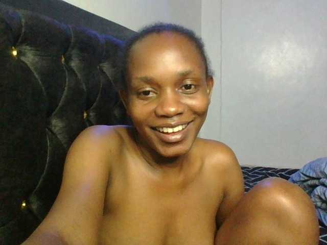 Minimochie live cam on BongaCams