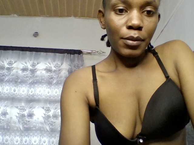 Minimochie live cam on BongaCams