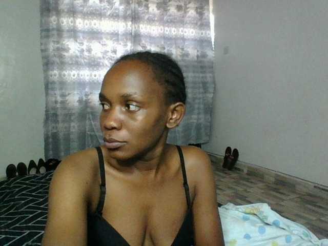 Minimochie live cam on BongaCams