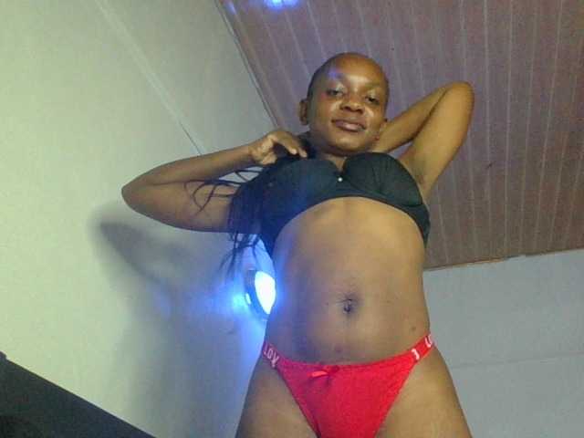Minimochie live cam on BongaCams