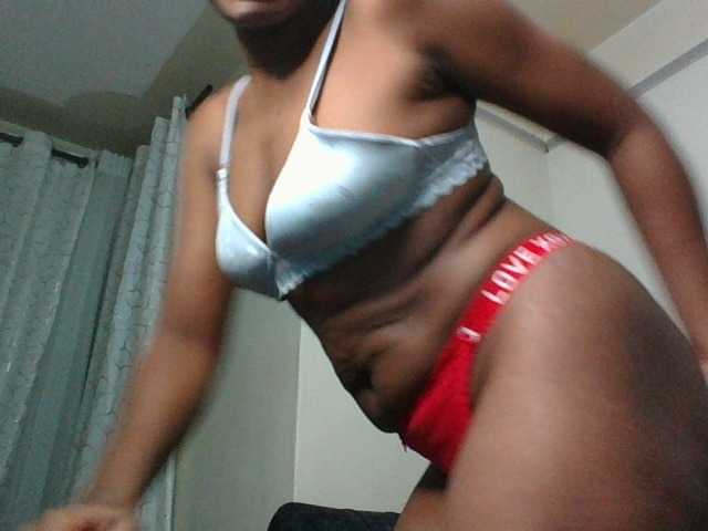 Minimochie live cam on BongaCams
