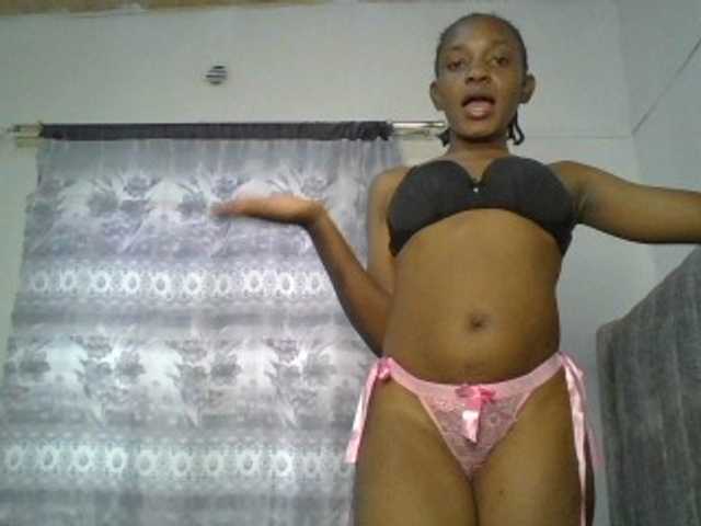 Minimochie live cam on BongaCams