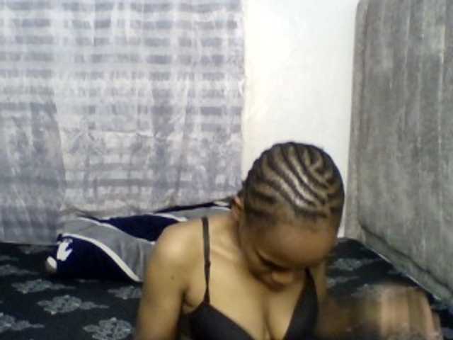 Minimochie live cam on BongaCams
