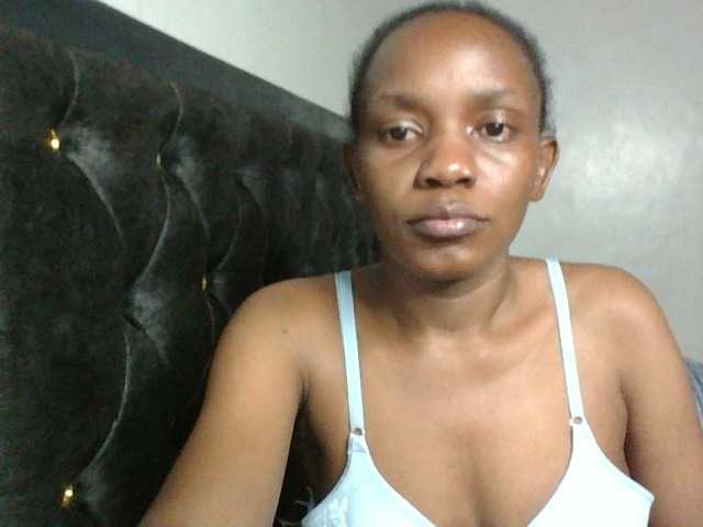 Minimochie live cam on BongaCams