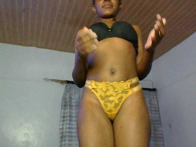 Minimochie live cam on BongaCams