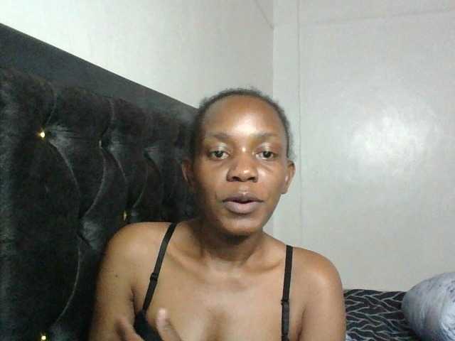 Minimochie live cam on BongaCams