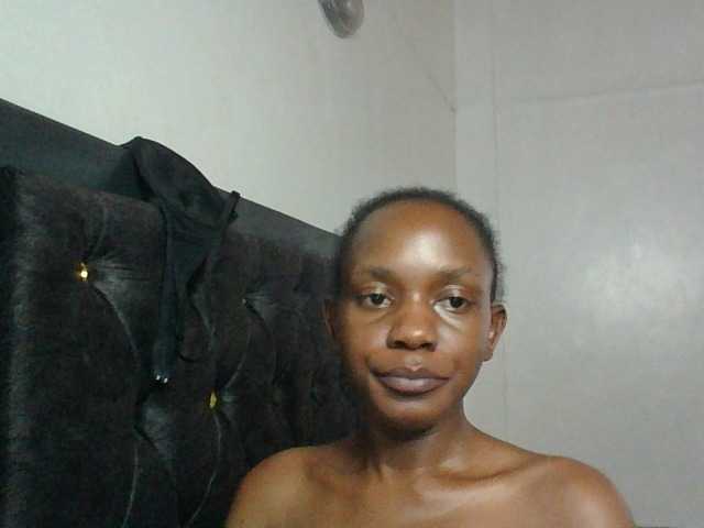 Minimochie live cam on BongaCams