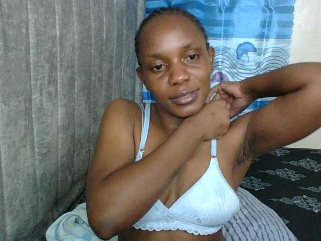Minimochie live cam on BongaCams