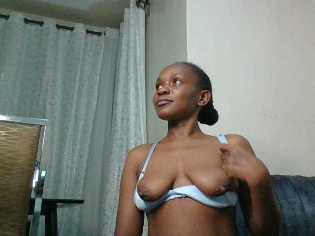Minimochie live cam on BongaCams