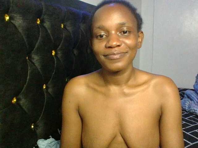 Minimochie live cam on BongaCams
