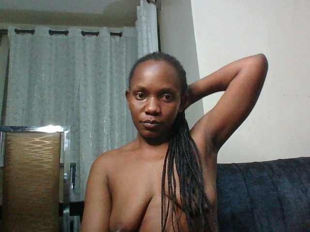 Minimochie live cam on BongaCams