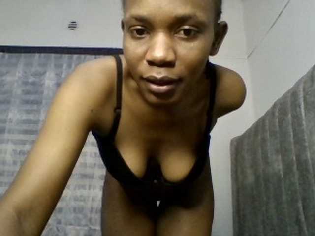 Minimochie live cam on BongaCams