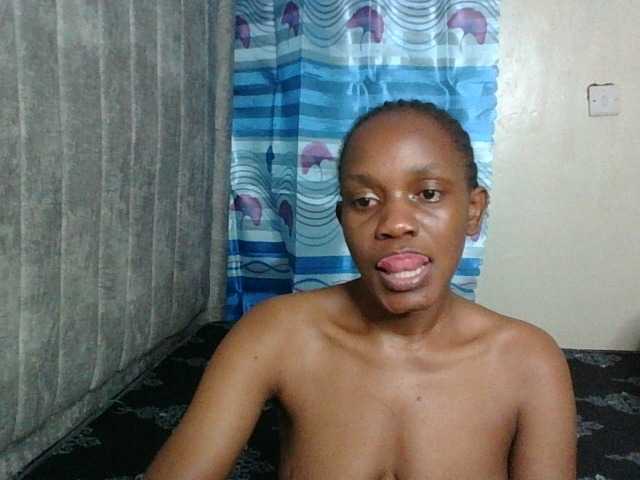 Minimochie live cam on BongaCams