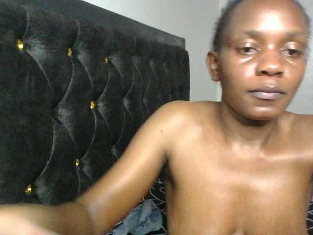 Minimochie live cam on BongaCams