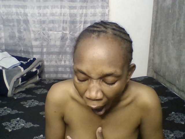 Minimochie live cam on BongaCams