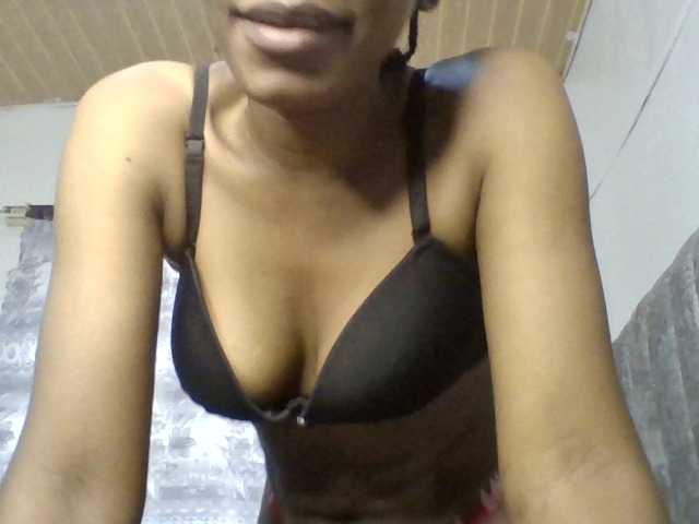 Minimochie live cam on BongaCams