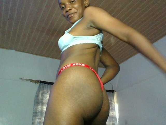 Minimochie live cam on BongaCams