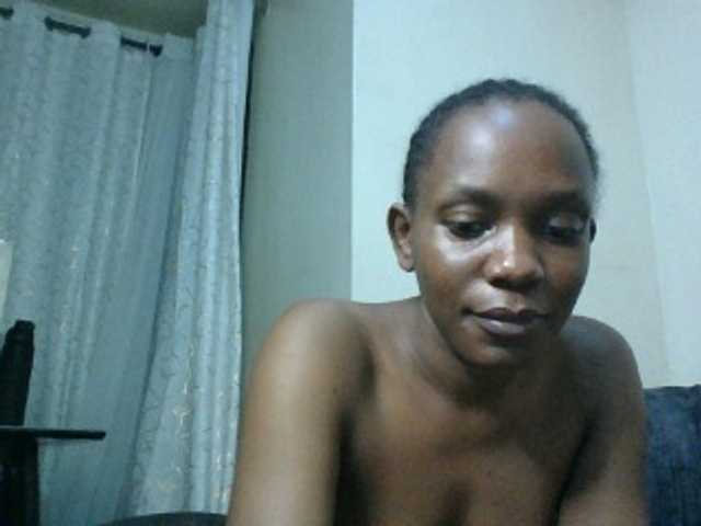 Minimochie live cam on BongaCams