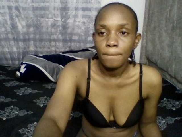 Minimochie live cam on BongaCams