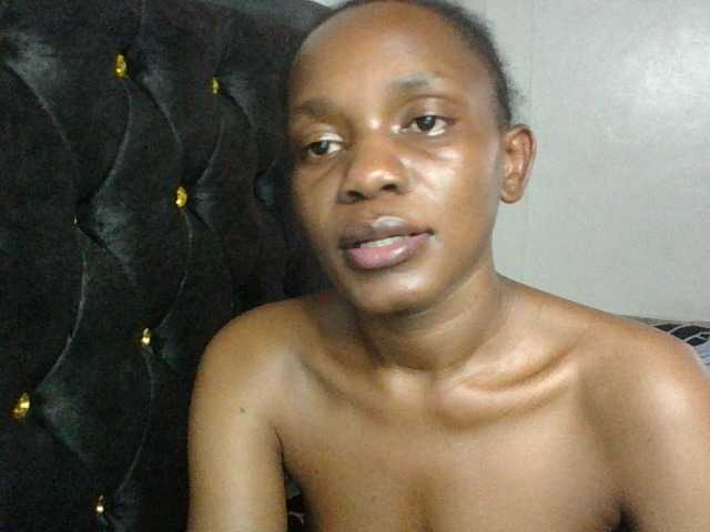 Minimochie live cam on BongaCams