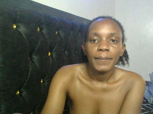 Minimochie live cam on BongaCams