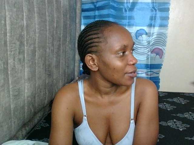 Minimochie live cam on BongaCams
