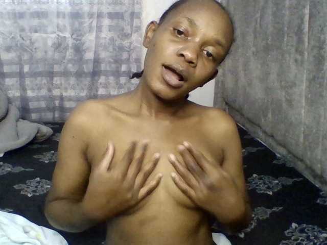 Minimochie live cam on BongaCams