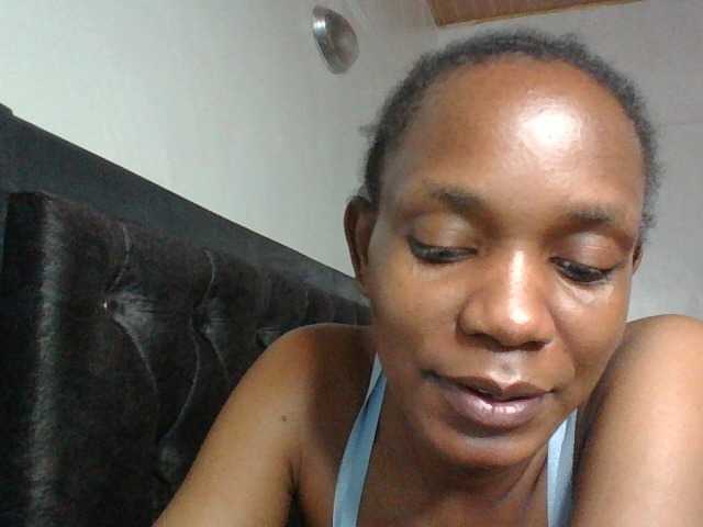 Minimochie live cam on BongaCams