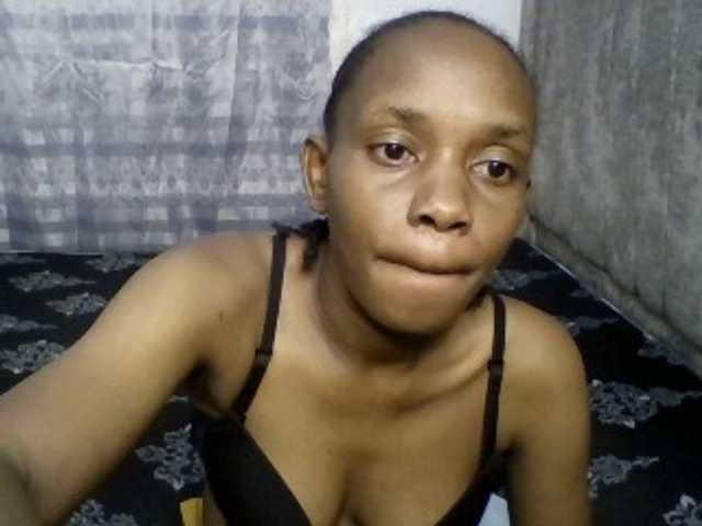 Minimochie live cam on BongaCams