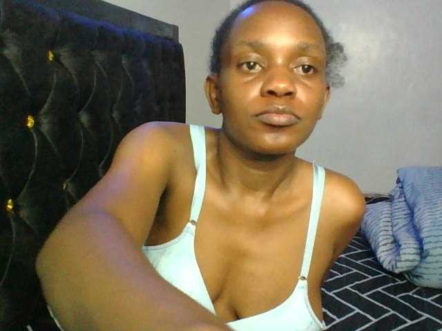 Minimochie live cam on BongaCams