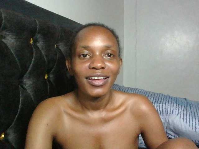 Minimochie live cam on BongaCams