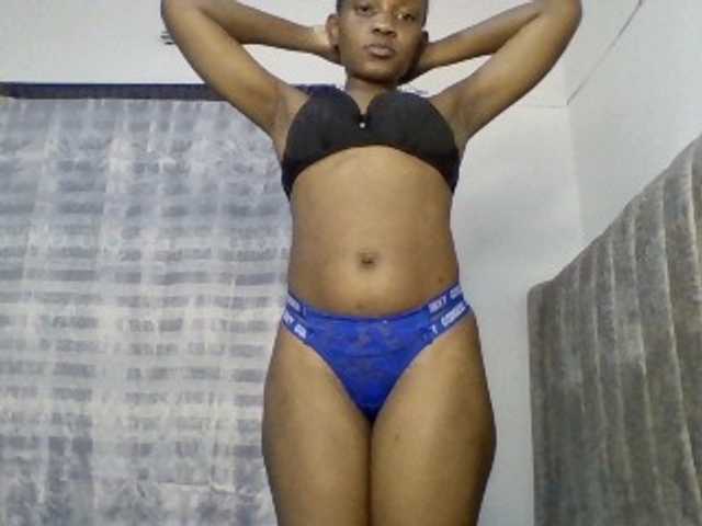 Minimochie live cam on BongaCams