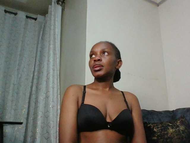 Minimochie live cam on BongaCams