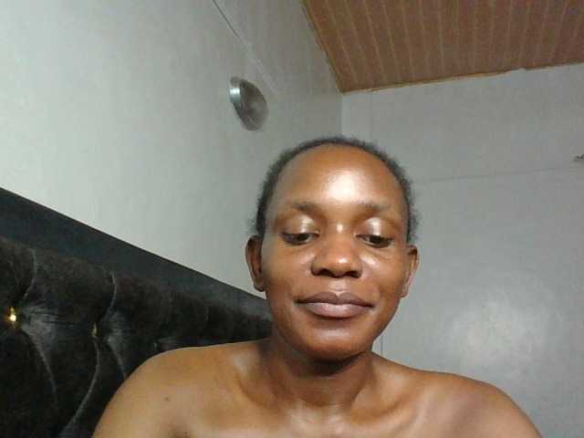 Minimochie live cam on BongaCams
